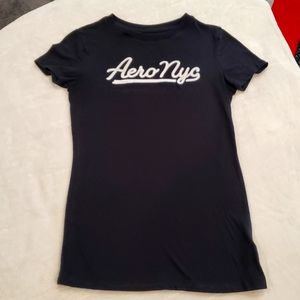 Aeropostale Women's NYC Script Tee Black Small EUC